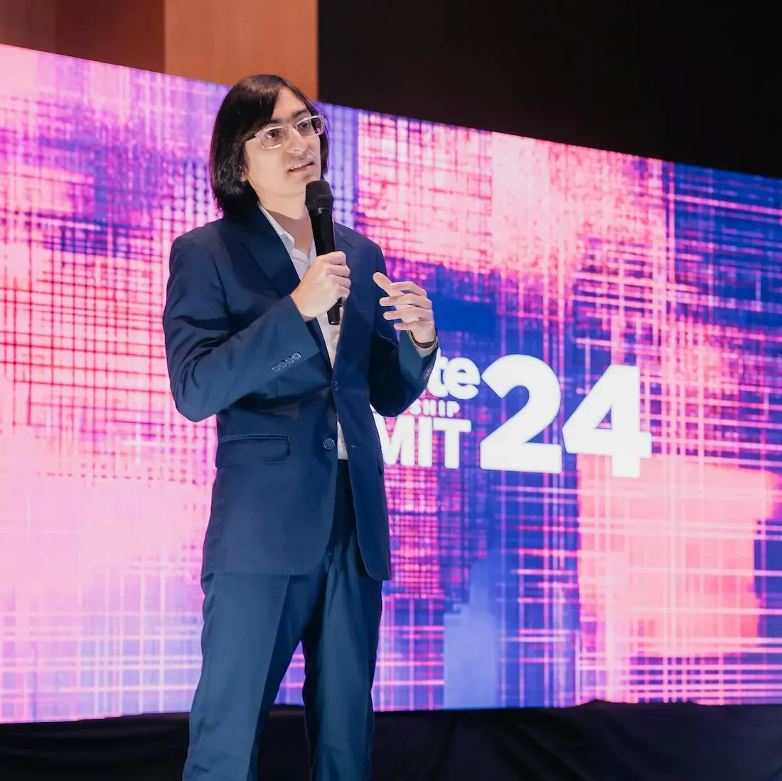 Fabricio Espinoza CEO enotario at Innovate Entrepreneurship Summit 2024